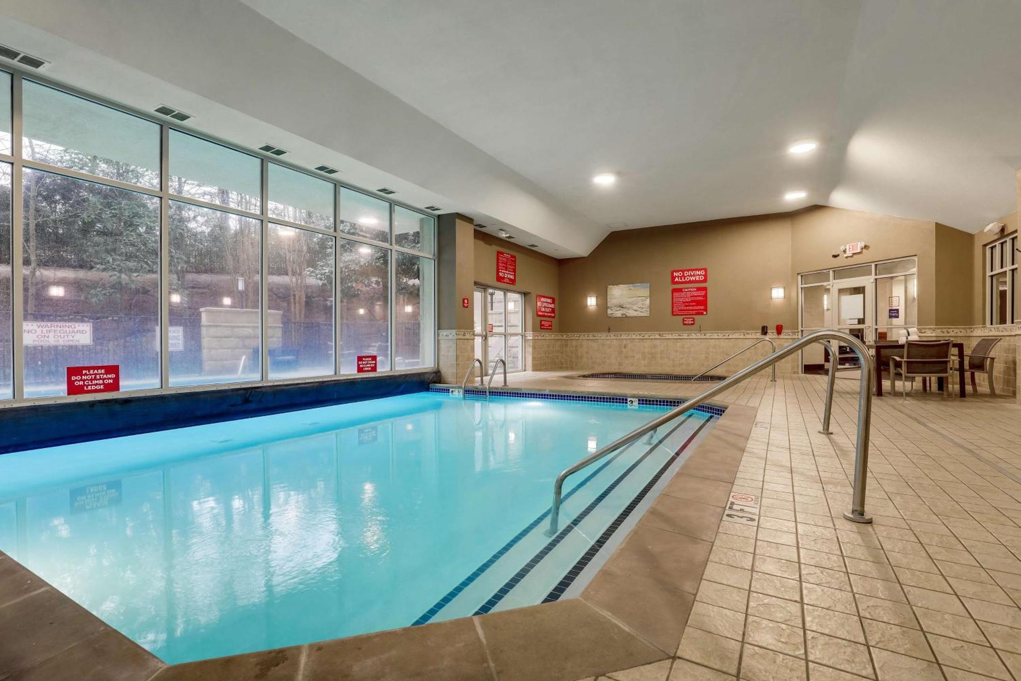 Drury Inn & Suites Charlotte Northlake Exterior foto