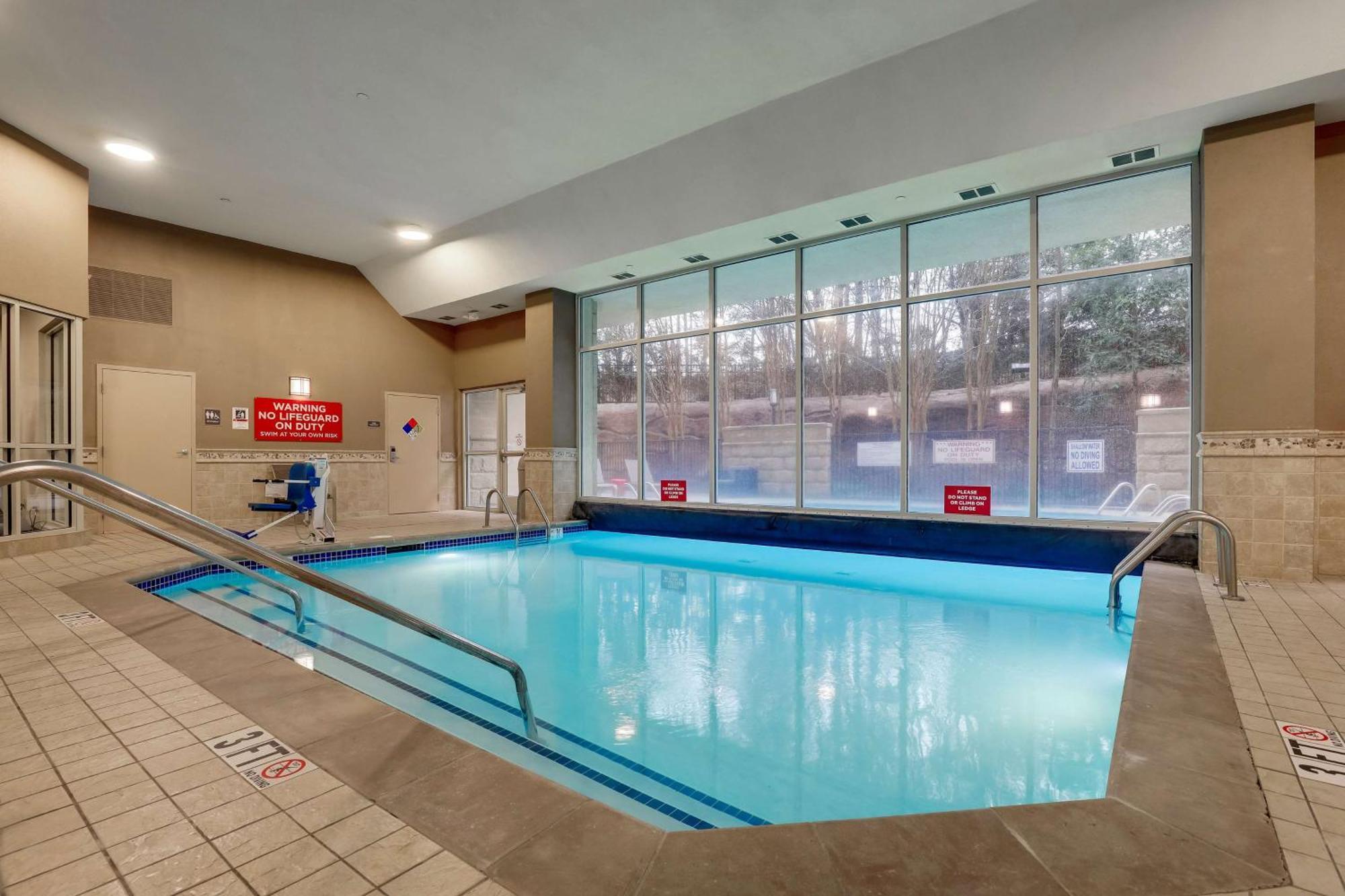 Drury Inn & Suites Charlotte Northlake Exterior foto