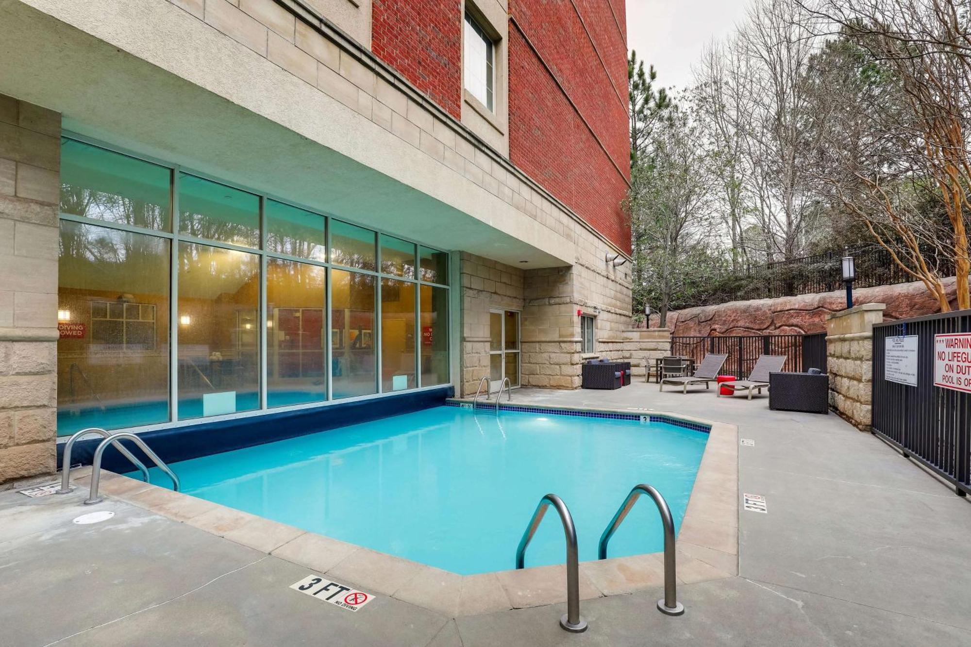 Drury Inn & Suites Charlotte Northlake Exterior foto