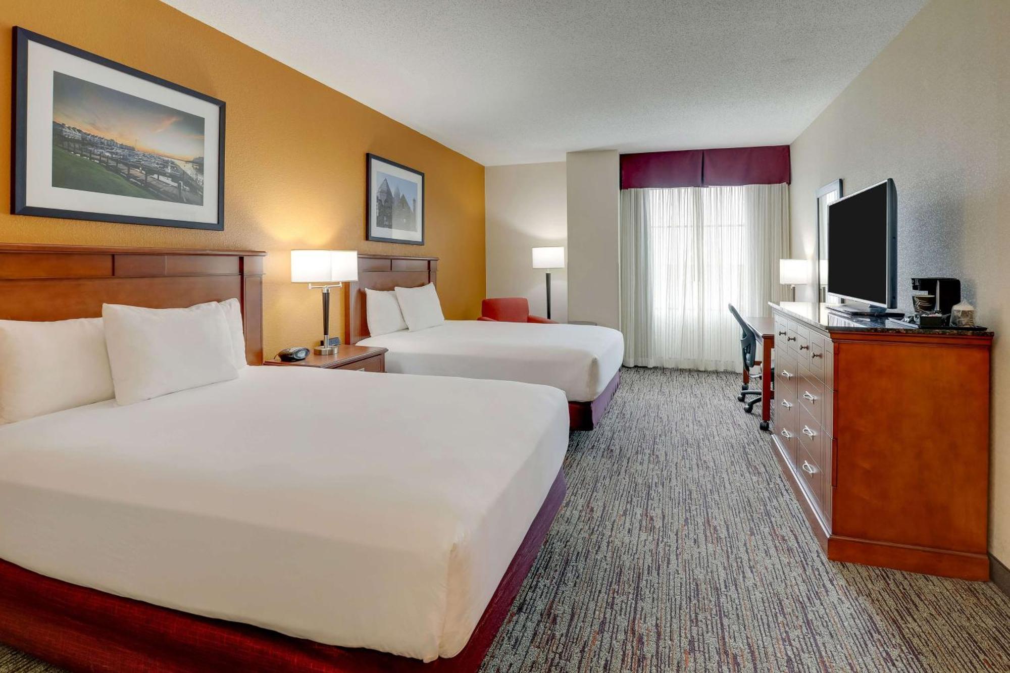 Drury Inn & Suites Charlotte Northlake Exterior foto