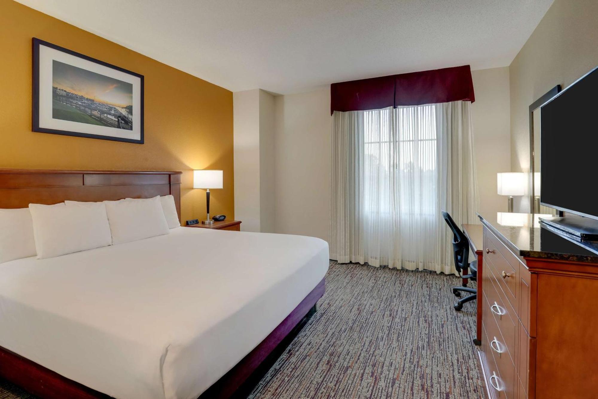 Drury Inn & Suites Charlotte Northlake Exterior foto