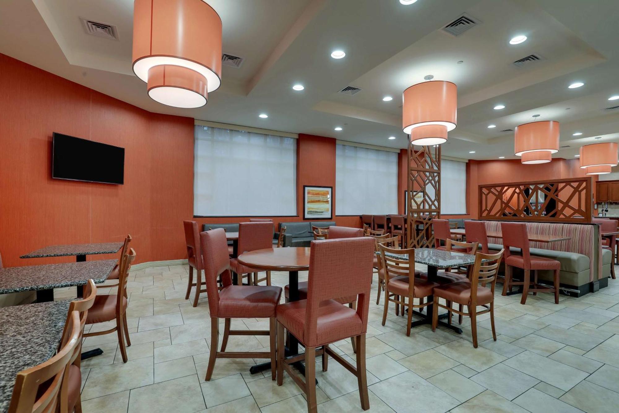 Drury Inn & Suites Charlotte Northlake Exterior foto
